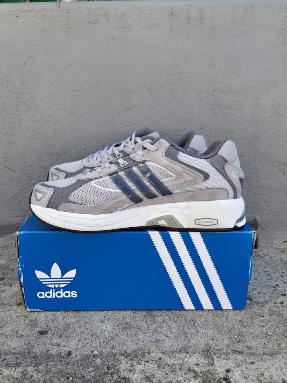 Adidas Response CL 10.5 Grey/Blue Clean Pair w/ Box - Picture 5 of 10